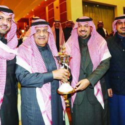 وزير الدولة للشؤون الخارجية يلتقي وزير الشؤون الخارجية العماني