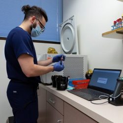 228 ألف إصابة في يوم.. “عدو البشرية” و”رقم قياسي جديد” وسط تحذير من الرذاذ