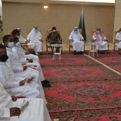 اجواء ضبابية تستهوي زوار فعاليات وسام البادية
