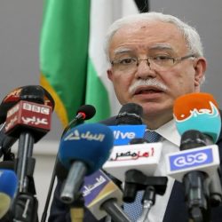 زعيم كوريا الشمالية يظهر بعد إشاعة “الغيبوبة” ويبحث في اجتماع طارئ تفشي كورونا في البلاد