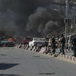 أمير منطقة الباحة يشارك أبناءه الطلاب دروسهم اليومية عبر منصة مدرستي