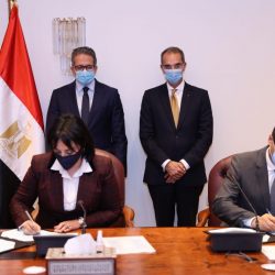 الإمام الأكبر ينعى رئيس الوزراء البحريني