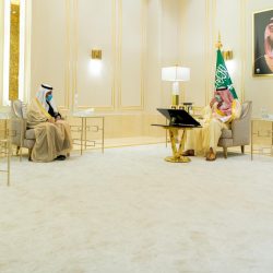 شباب ” قرية الرششة ” بالمخواة يُفعّلون مبادرة ” لنجعلها مُضيئة “.. ومحافظ المخواة يُثمّن المبادرة
