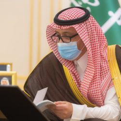 محافظ المندق يتسلم تقريرًا عن أعمال فريق ساعد التطوعي