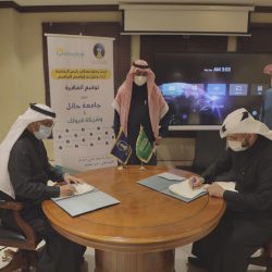 المدونين التشيك في زياره بمنطقة أهرامات الجيزة للترويج للسياحه المصريه