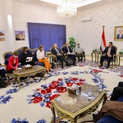 70 ساعة تجسد جدارية تجميلية في مكة المكرمة
