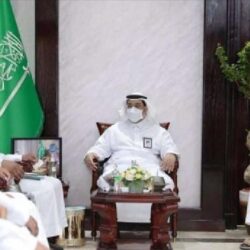 الفنانة التشكيلية ” سارة غنام ” تُبهر زوار فعالية ” هنا السعودية ” بجدارية ” أرض التاريخ والحضارات “