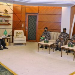 أمير الشرقية يطلع على خطط وزارة السياحة لتطوير الأنشطة السياحية في المنطقة