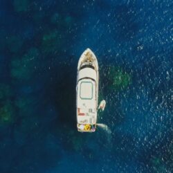 جزيرة النورس بينبع .. مقصد السياح للاستجمام وصيد الأسماك