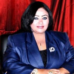 بالصور …تقديم منح دراسية ومشاركة الطلاب بالخدمات المجتمعية التنموية