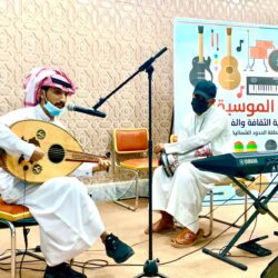 أمير تبوك يستقبل المواطنين في اللقاء الأسبوعي