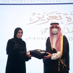 “محافظ بيش” يستقبل مدير تعليم صبيا ومدير مكتب بيش ويُكرم المتميزين في بيش