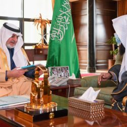 شرطة منطقة تبوك : القبض على مواطن أطلق النار على رجال الأمن بعد سرقته مركبة والهرب بها