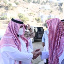 سمو الأمير خالد الفيصل يقف على آخر التجهيزات لسباق “فورملا 1 السعودية”