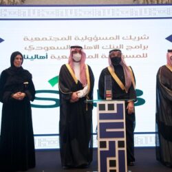 معالي رئيس جامعة الملك سعود يكرّم الطلبة الحاصلين على الجوائز و المراكز الأولى في المسابقات المختلفة على مستوى المملكة