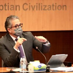 مدير تعليم الليث يكرم المشاركين في فعاليات نشاطي 1442هـ