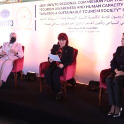 “الفضلي” يفتتح مهرجان الورد الطائفي والبن والعسل بمقر الوزارة بالرياض