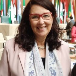 الشيخ محمد بن نهيان آل نهيان يزور اتحاد الآثاريين العرب ويتسلم درع السفارة الثقافية لدولة الإمارات