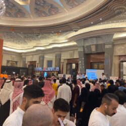 بحضور سعادة السفير الأستاذ فهد أحمد المنصوري – مجموعة قبيس للفنون – تضفي نكهة بمركز أبراج الساعة