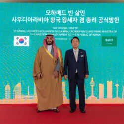 سمو #ولي_العهد يلتقي فخامة رئيس جمهورية #كوريا