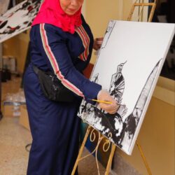 تكريم الفنانة البحرينية رزان بجائزة الهرم الذهبي للأصوات الواعدة بالوطن العربي لعام ٢٠٢٢  بحضور الفنانة عفاف شعيب 