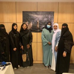 آل العطاس .. يستقبلون المعزين بوفاة فقيدهم