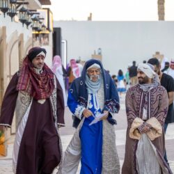 الرسم الحي أمام الجمهور.. فرصة لإبراز الفن التشكيلي في مهرجان الكتّاب والقراء   