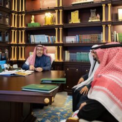 سمو أمير منطقة الباحة يبحث مع مدير مطار الملك سعود عددًا من ملاحظات المواطنين على الخدمة 