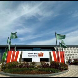 نائب أمير منطقة مكة المكرمة صاحب السمو الملكي الأمير بدر بن سلطان يستقبل الرئيس التنفيذي لشركة المياه الوطنية.