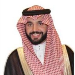 خادم الحرمين الشريفين يؤدي صلاة عيد الفطر في قصر السلام بجدة