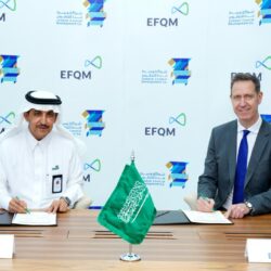 في ليلة رمضانية الفنانة التشكيلية الأستاذة روزانا منصوري تعقد ندوة فنية عن الفن التشكيلي 