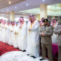 سمو أمير منطقة الباحة يبادل أبناء وبنات شهداء الواجب والأيتام تهاني العيد ويقدم لهم عدداً من الهدايا