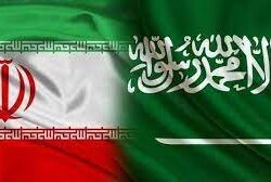 شاهد.. مصافحة وزراء خارجية #السعودية و #إيران و #الصين بعد نهاية الاجتماع السعودي الإيراني في #بكين