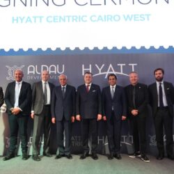 شيخ الأزهر يستقبل رئيس المحكمة الدستورية بمقر مشيخة الأزهر* 