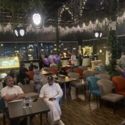 حكيم جمعة للمرة الثانية بالتوالي على منصة التكريم بمهرجان أفلام السعودية