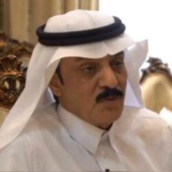 شوكُ الوردِ لا يُنقصُ من جمالهِ شيئاً