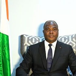 حج / وكيل وزارة الحج والعمرة لشؤون الزيارة: أبناء وبنات الوطن المشاركين في مبادرة “طريق مكة” يقدمون نموذجاً رائعاً في عملهم