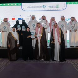 خالد الظنحاني يتسلم جائزة “القائد الثقافي العربي الملهم 2023” في المغرب