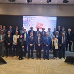 سمو محافظ جدة يرعى حفل تخريج الدفعتين التاسعة والسابعة من طلاب وطالبات ثانوية الفيصلية