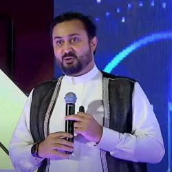 “شؤون الحرمين” توزِّع (10) آلاف مظلة و (4) آلاف سجادة على قاصدي المسجد الحرام