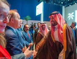 سمو ولي العهد يلتقي الأمين العام للمكتب الدولي للمعارض