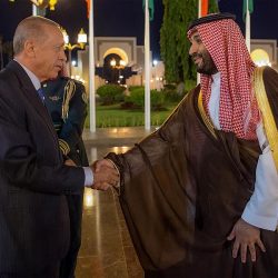 سمو ولي العهد يصطحب رئيس جمهورية تركيا لدى مغادرته قصر السلام إلى مقر إقامته