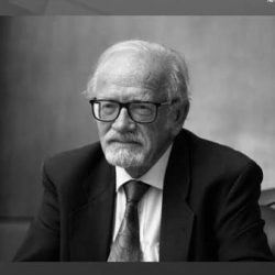 المستشار أحمد سودين يتوج الفائزين  في بطولة العاب التزلج المدولب المصرية في القاهرة