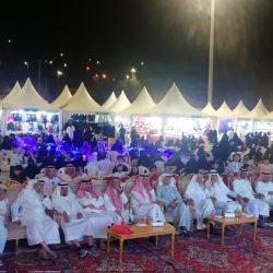 وسط بهجة الأهالي والزوار .. مظاهر الحياة القديمة في مهرجان الأطاولة التراثي السابع والعرضة وزفة العروس أبرزها 