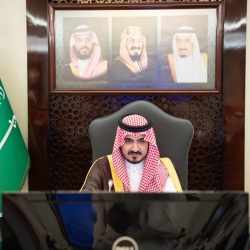 نائب أمير منطقة مكة المكرمة صاحب السمو الملكي الأمير بدر بن سلطان يقدّم تعازيه لأسرة المستشار أحمد الحمدان.