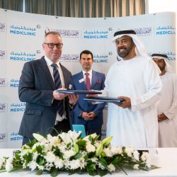 سفيرة مملكة البحرين بالقاهرة تشيد بكتاب السفير خليل الذوادي في دعم الثقافة والوطنية (على الخير والمحبة نلتقي).