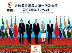 رحبت عميدة الكلية الدكتورة عفراء زكي اللياتي بالمتدربات المستجدات البالغ عددهن 670متدربة مستجدة خلال الفصل التدريبي الاول من العام