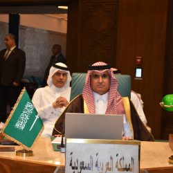 محافظ حضرموت يلتقي وفدي مركز الملك سلمان للإغاثة و جميعة إنسان