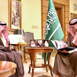 البرني والمبروم يجذبان السياح الأجانب بمزاد تمور العُلا