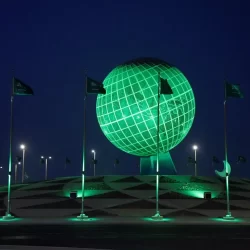 اليوم الوطني / مباني الإدارات الحكومية وشوارع القصيم تتزين باللون الأخضر احتفاءً باليوم الوطني الـ 93